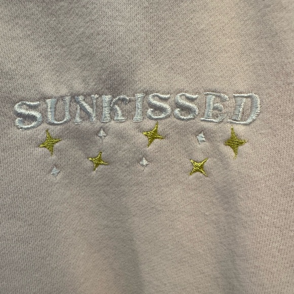 Sunkissed Coconut Light Pink Embroidered Camper Sweatshirt Size XXL - Picture 12 of 15